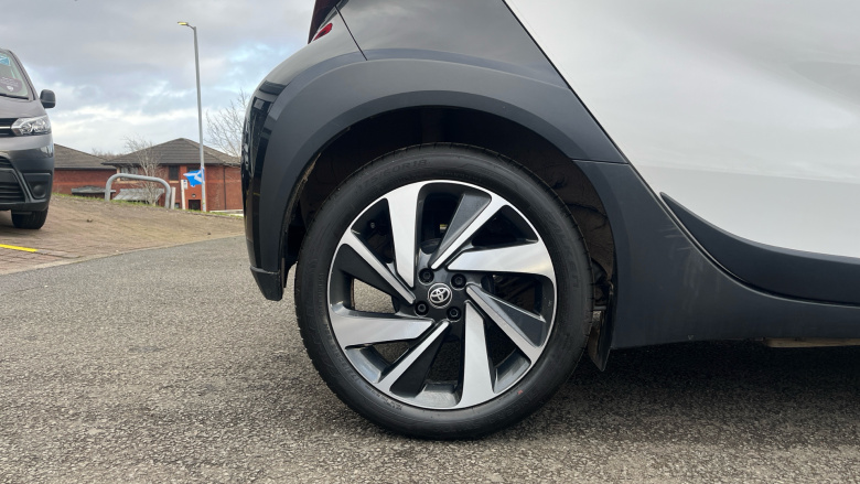 Toyota Aygo X 1.0 VVT-i Edge 5dr Petrol Hatchback